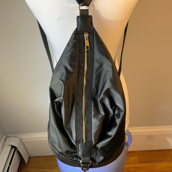 Loume Black Nylon and Vegan Leather Slouchy Backpack, Gold hardware - Picture 5 of 16